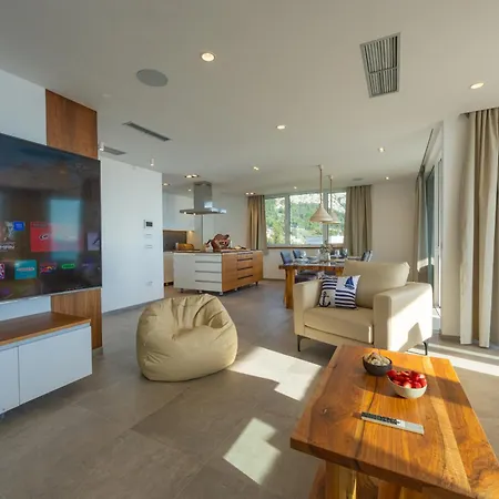 Luxury Penthouse Sara Makarska